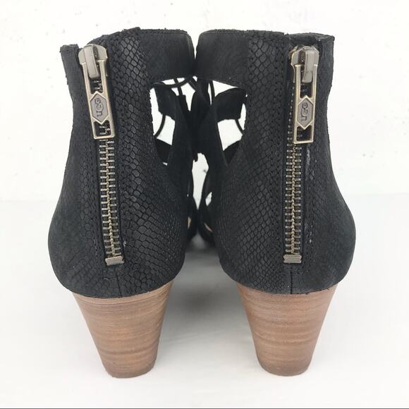 UGG Womens Yasmin Snake Embossed Leather Wedge Sandals Strappy Black Tassels 7.5 - Picture 4 of 10